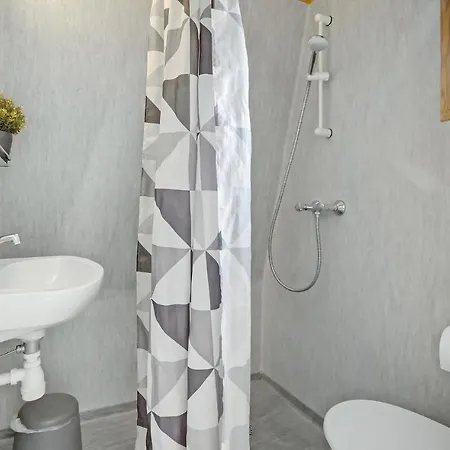 1 Bedroom Amazing In *